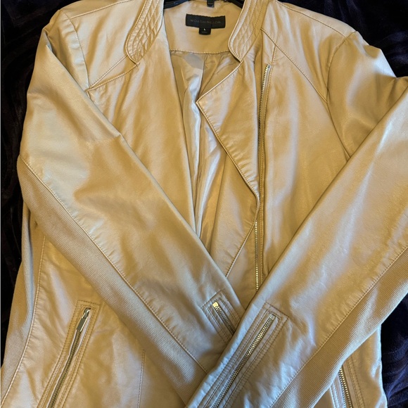 Women light leather like jacket - Picture 2 of 5